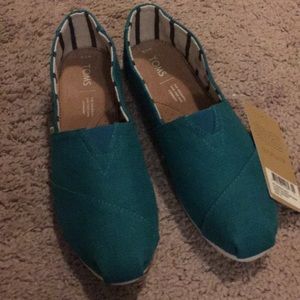 Teal Heritage Toms